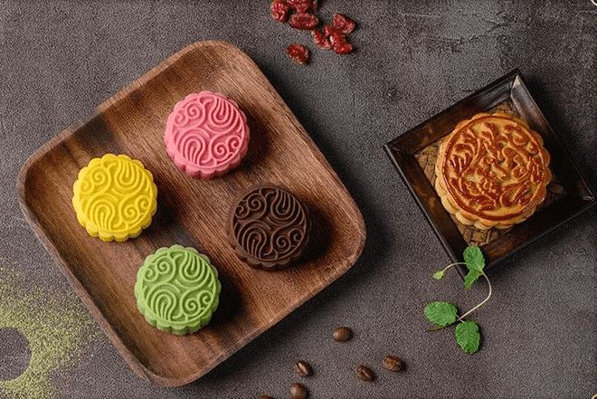 月餅全自動(dòng)刷蛋機(jī)，提高產(chǎn)品產(chǎn)量，提升產(chǎn)品檔次！